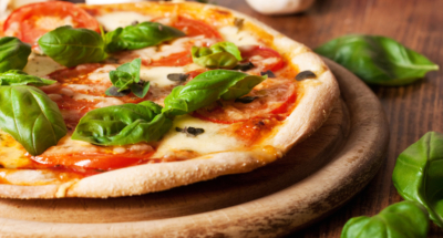 Pizza sa mocarelom, paradajzom i biberom - Galbani